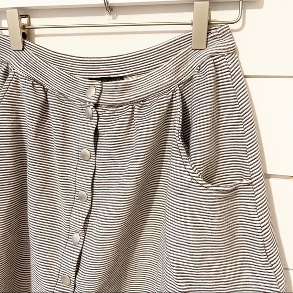 Topshop | Striped Snap Button Front Mini Skirt Size 6 - Picture 6 of 9